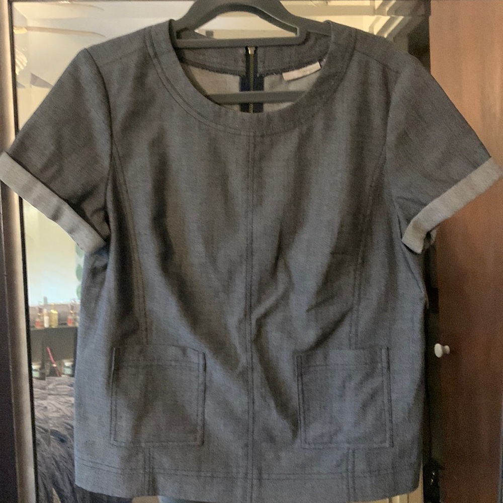 Halogen Top woman’s size small, gray.